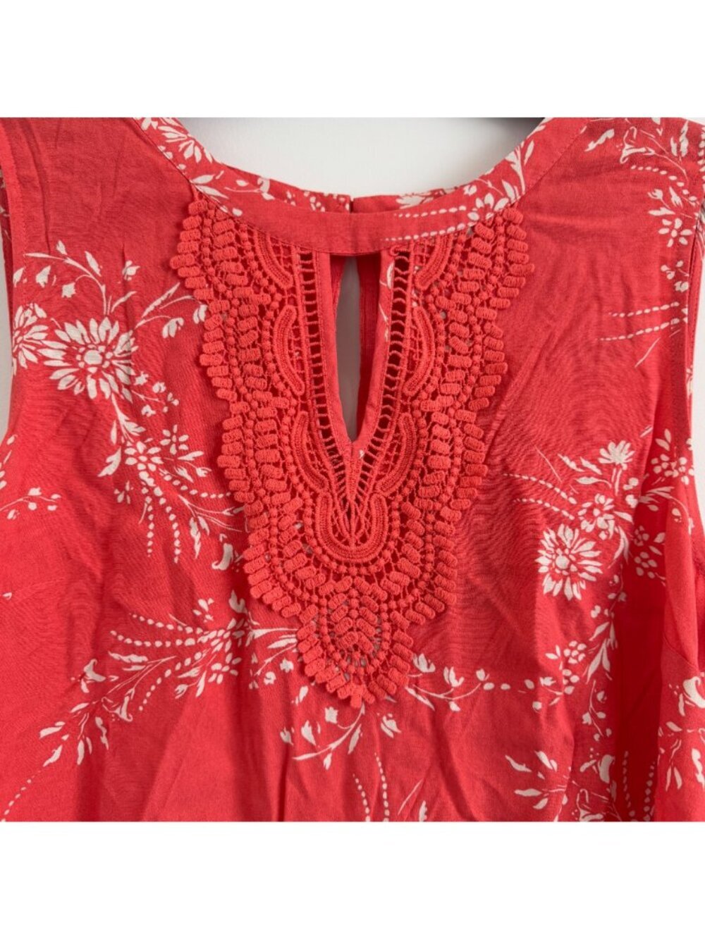 Daniel Rainn Women With Crochet Detail Sleeveless Floral Top Size XL - Picture 3 of 9